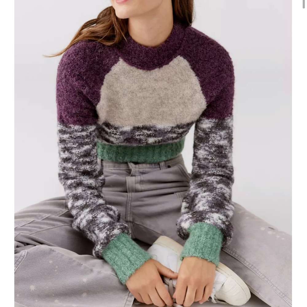 URBAN OUTFITTERS Avril cropped mock neck sweater